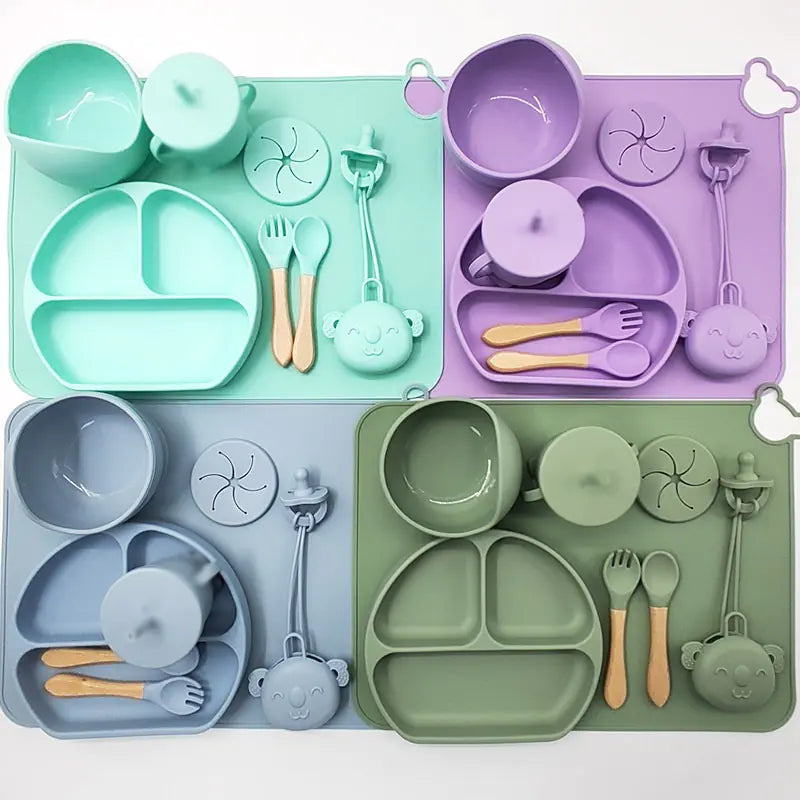 Set de repas bébé en silicone avec tapis et ustensiles